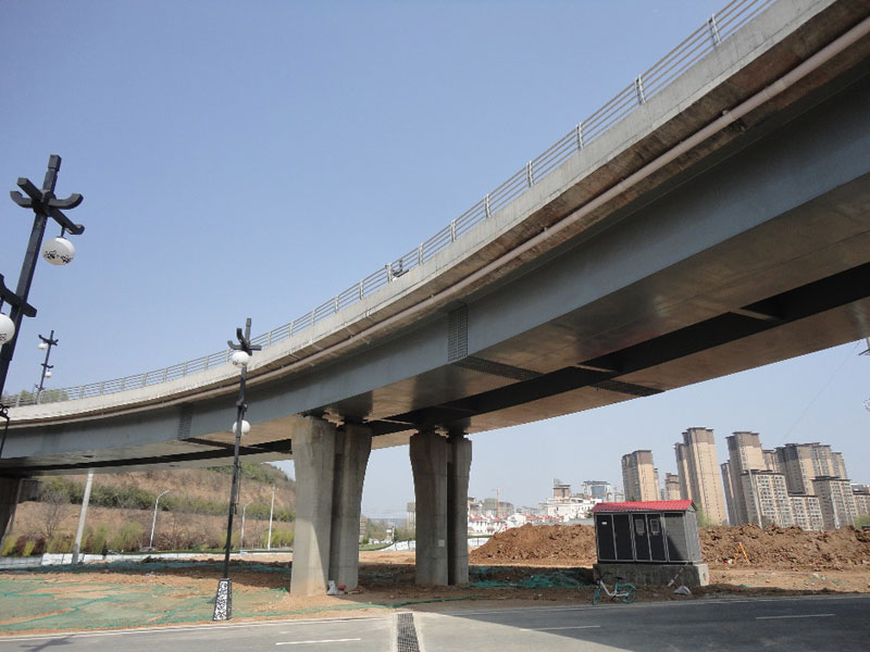 宝鸡石鼓园跨线箱式钢匝道引桥